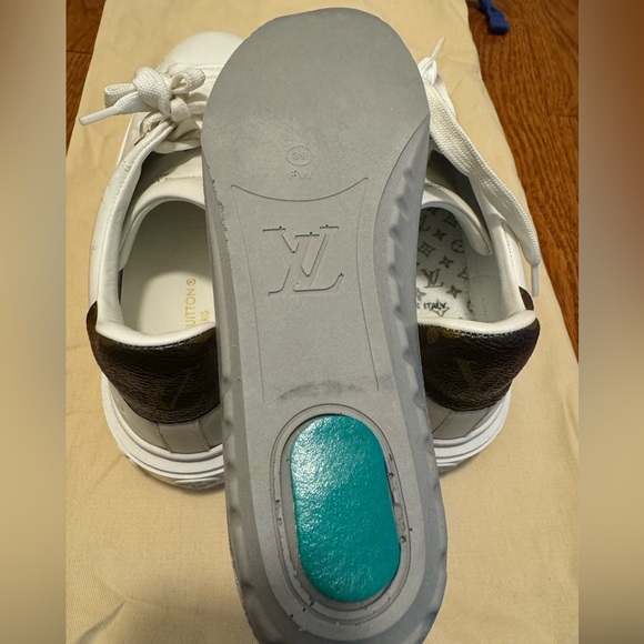 louis vuitton sneaker women in size 8US 39UK good as new only wore twice! - Picture 6 of 16